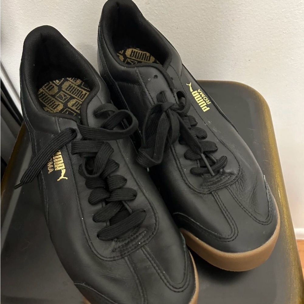 Puma woman  Black and Gold Sneakers - size : 10